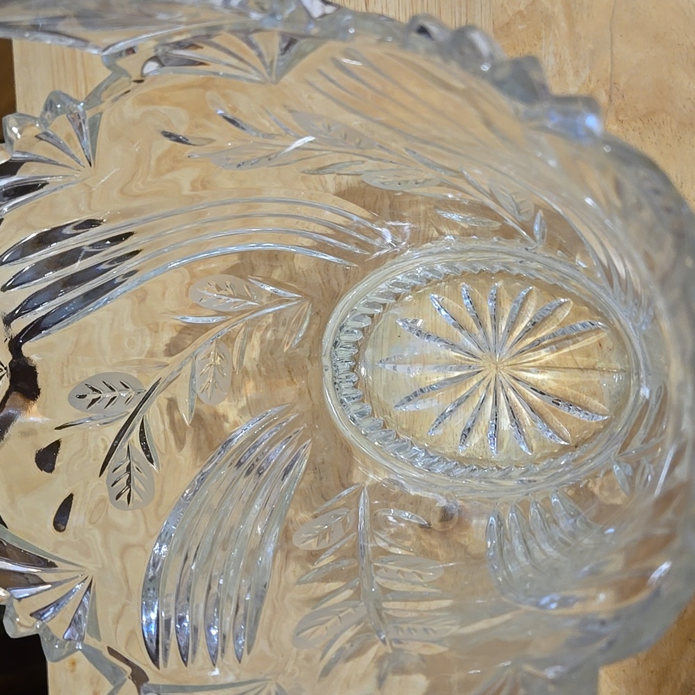 Glass Basket - Picture 4 of 7
